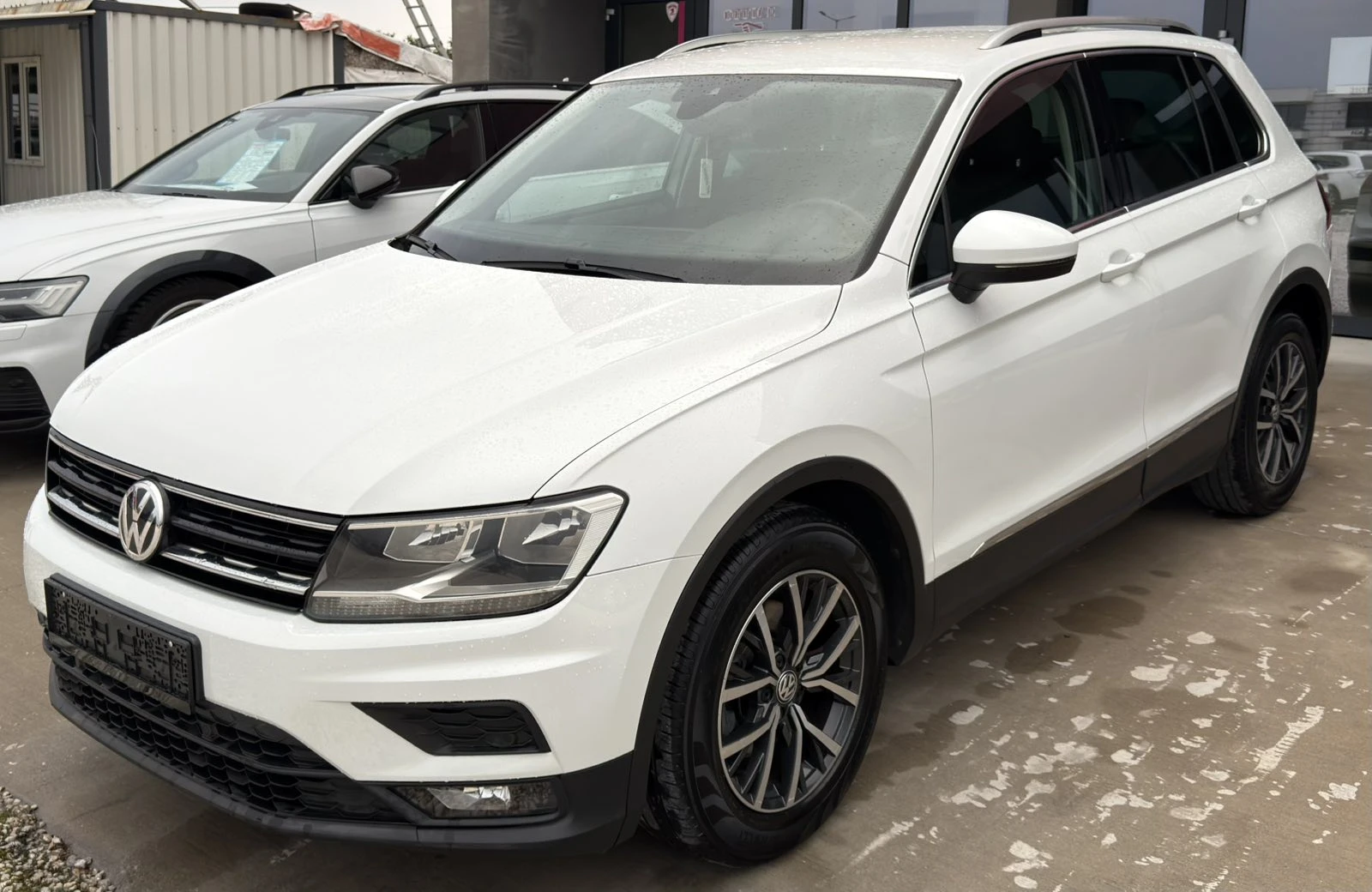 VW Tiguan 2.0 TDi EURO6B, снимка 2 - Автомобили и джипове - 53980656