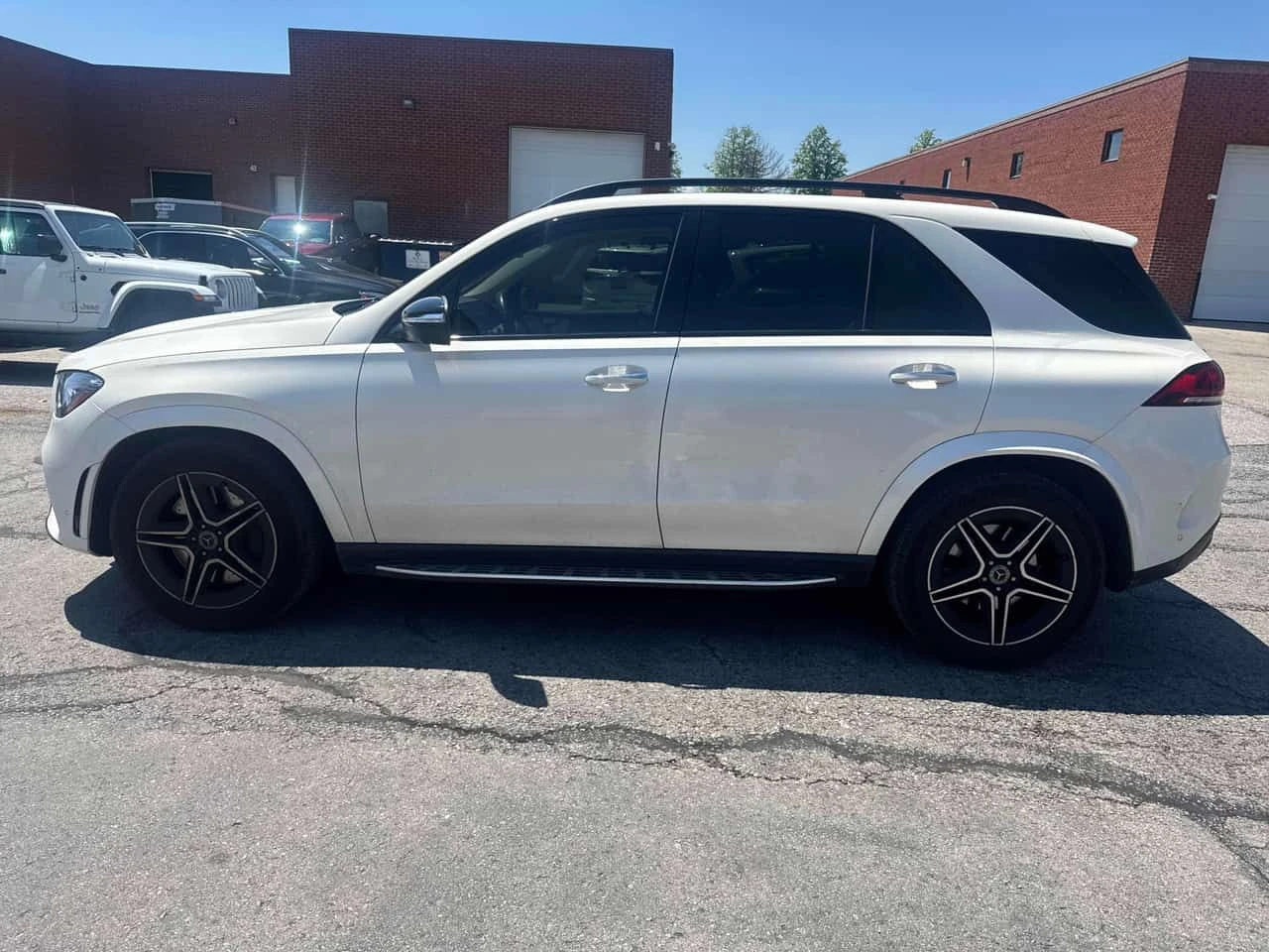 Mercedes-Benz GLE 450 BURMESTER/ОБДУХВАНЕ/ПАНОРАМА/ДИСТРОНИК/360, снимка 3 - Автомобили и джипове - 54696344