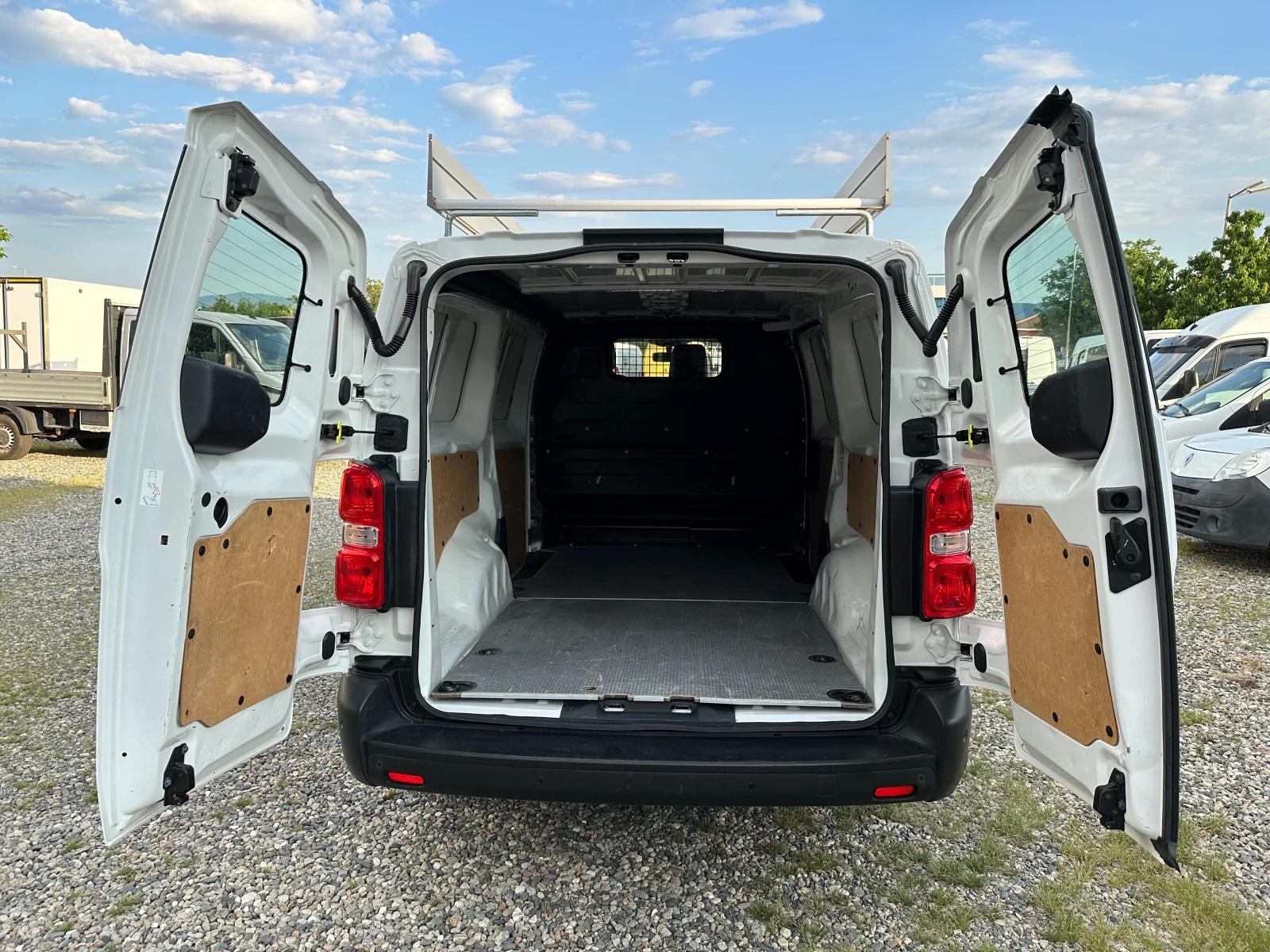 Toyota Proace klimatronik/navi/full/kamera/ 2.0D | Mobile.bg � ����������� 11