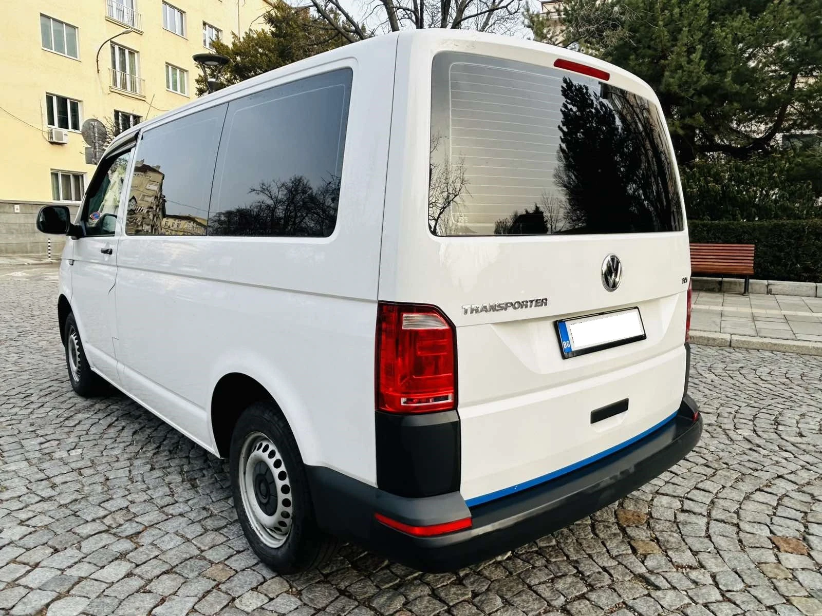 VW T6 2.0 TDI  8+ 1 с вкл.ДДС, снимка 2 - Бусове и автобуси - 55809204