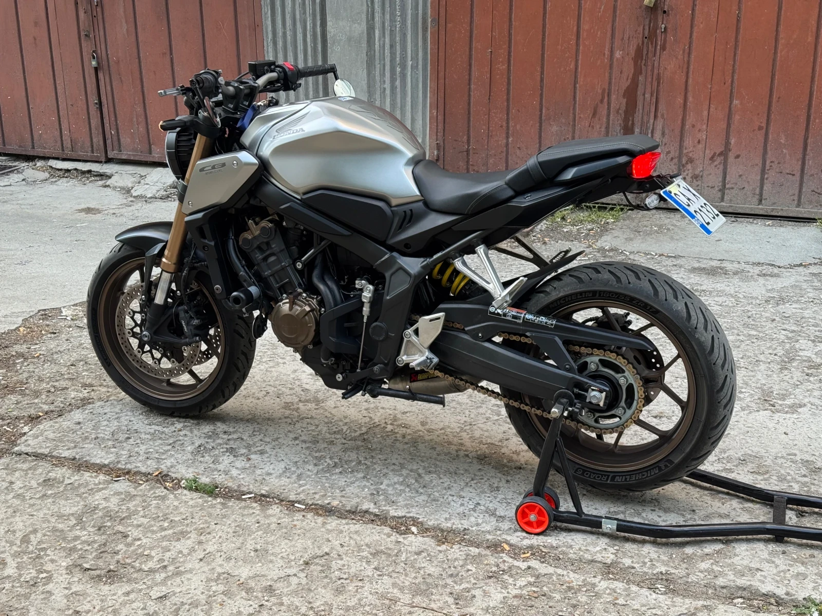 Honda Cb CB650R LED/Shifter/Akrapovich, снимка 5 - Мотоциклети и мототехника - 54295954