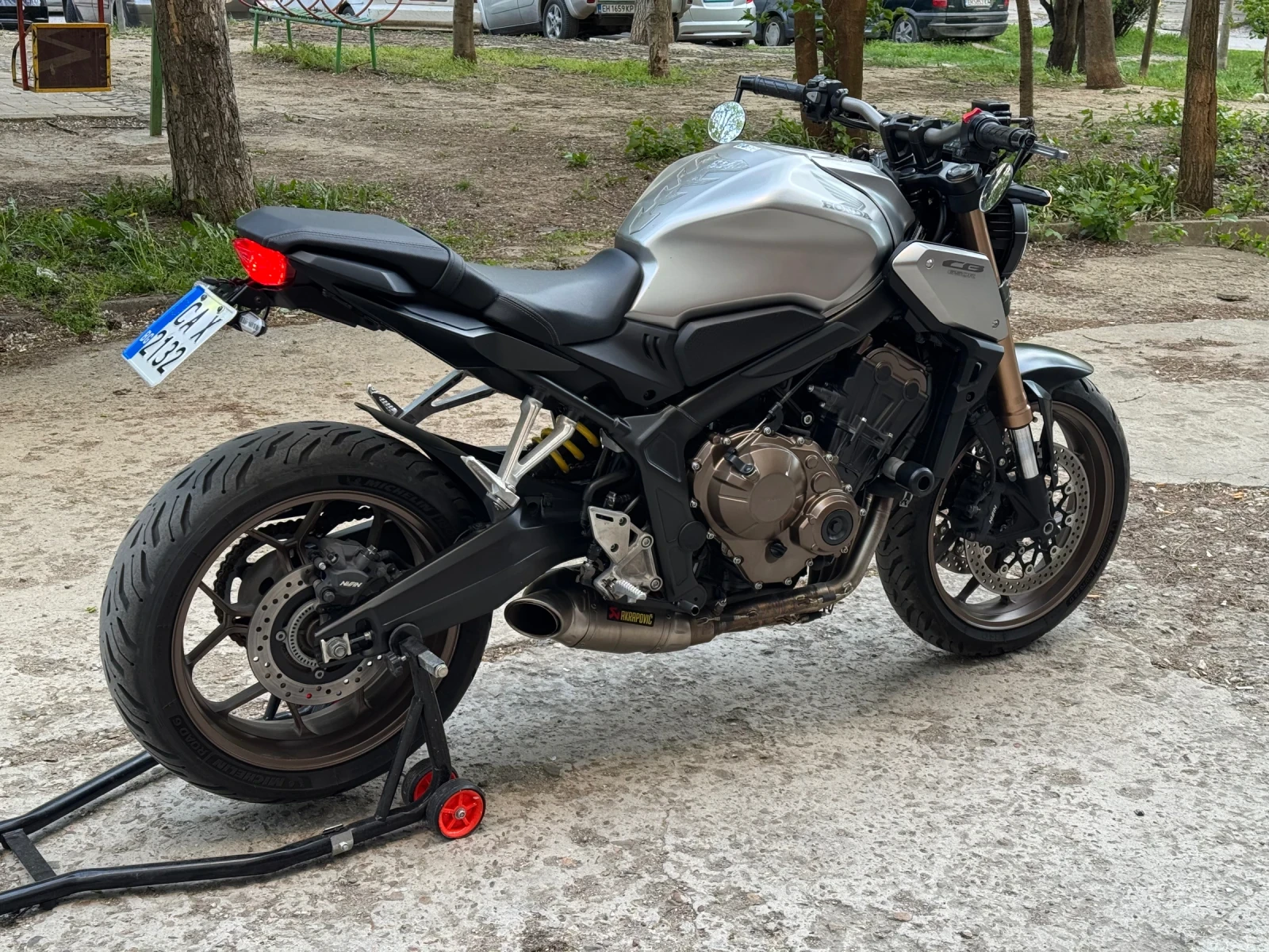 Honda Cb CB650R LED/Shifter/Akrapovich, снимка 3 - Мотоциклети и мототехника - 54295954