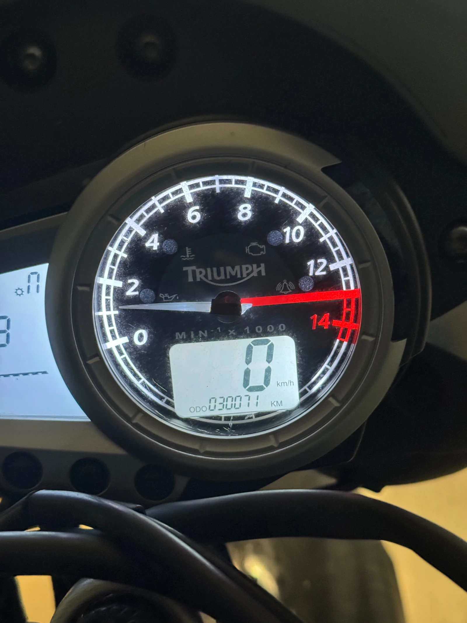 Triumph Street Triple 675 R (2012), снимка 6 - Мотоциклети и мототехника - 54333964