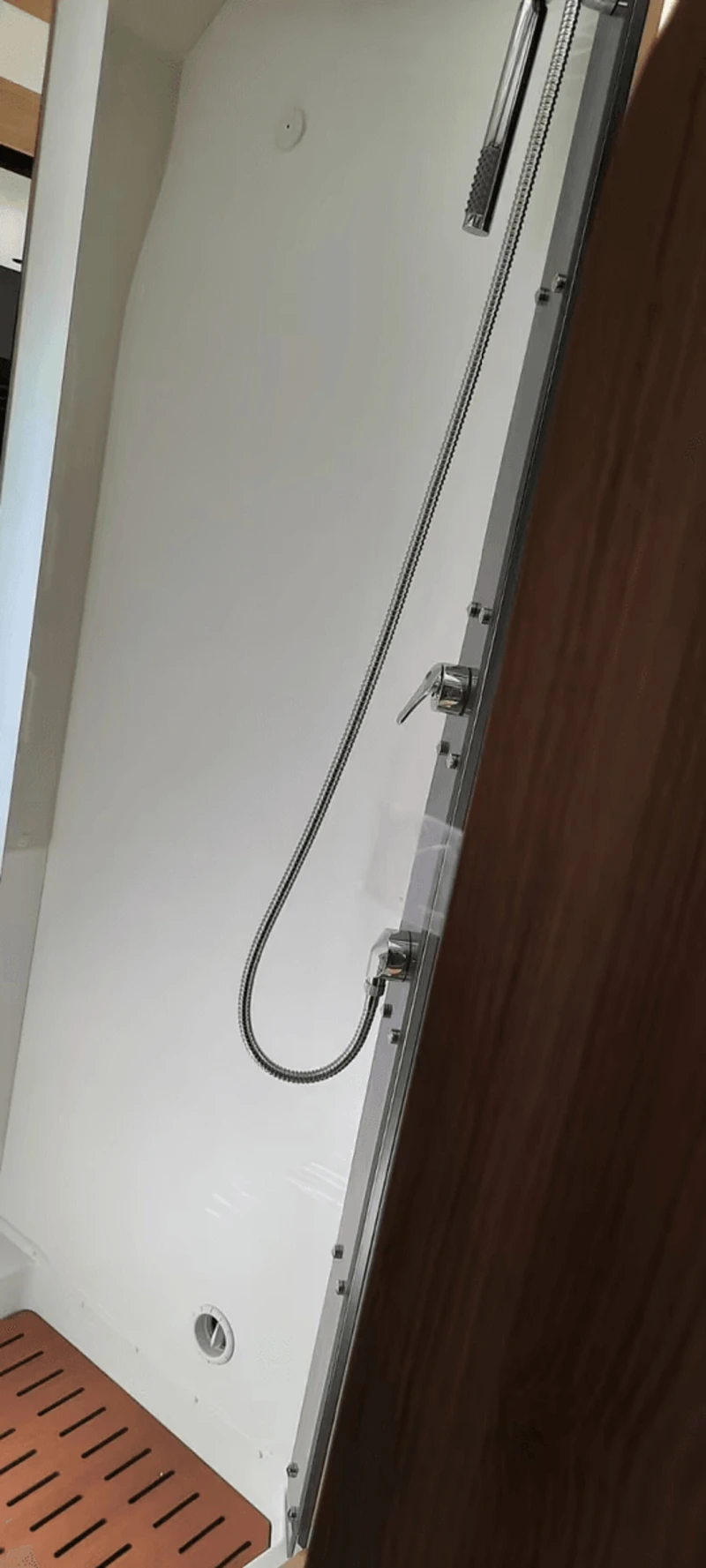 Кемпер Dreamer Select D68 UP Saphir, снимка 9 - Каравани и кемпери - 51605377