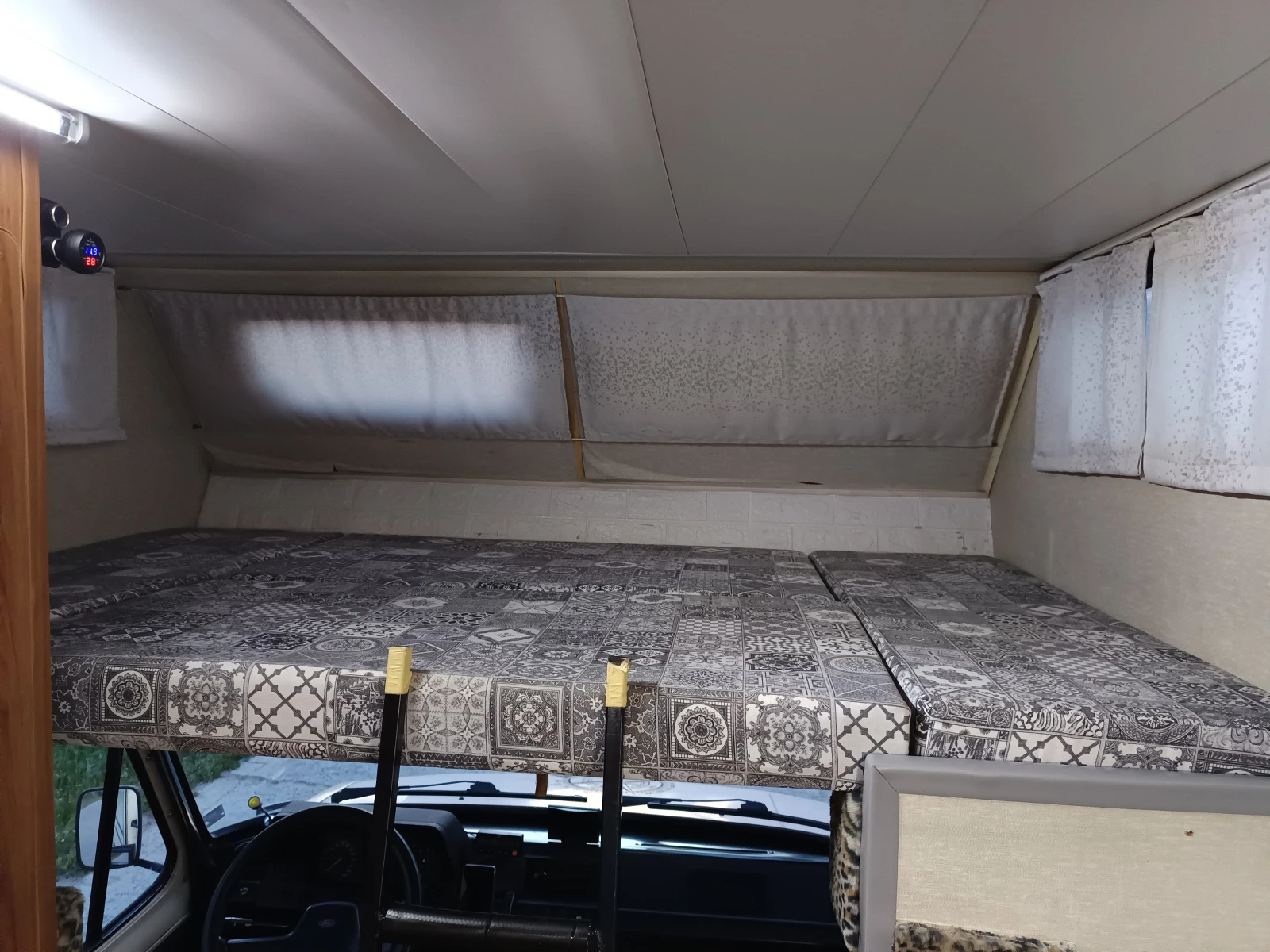 Кемпер Ford Tranzit, снимка 9 - Каравани и кемпери - 54726047