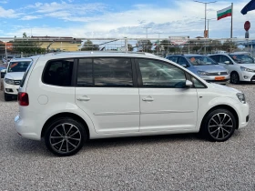 VW Touran 2.0TDI* R-LINE* NAVI* 7 МЕСТА* МУЛТИ ВОЛАН* ЛИЗИНГ, снимка 4