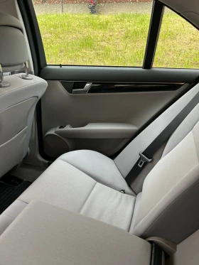 Mercedes-Benz C 200, снимка 7