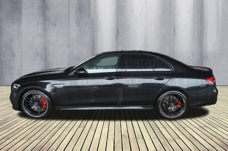 Mercedes-Benz E 63 AMG / 4-MATIC+ /NIGHT/PANO/BURM/ DESIGNO/ 360/ HEAD UP, снимка 3 - Автомобили и джипове - 44528272