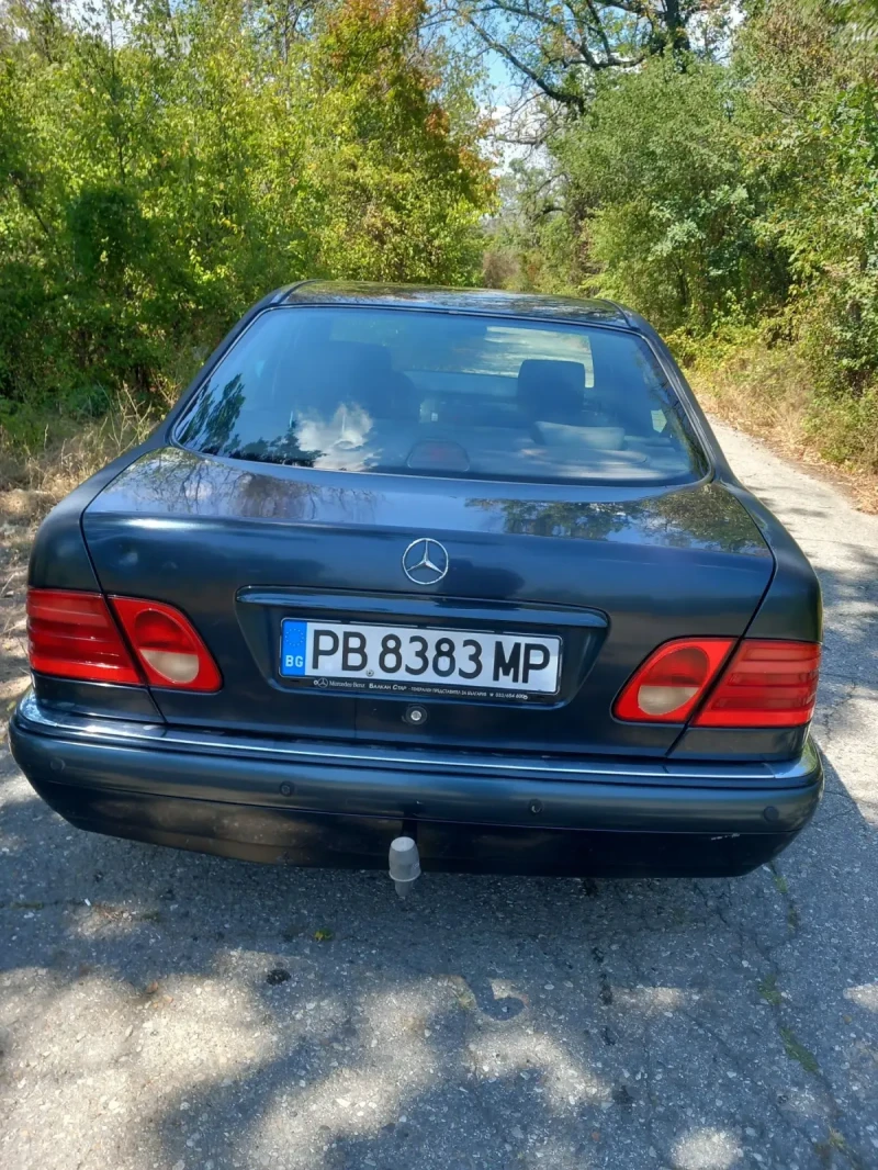 Mercedes-Benz E 300, снимка 2 - Автомобили и джипове - 47384969