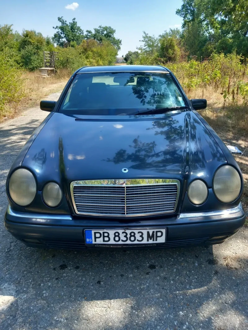 Mercedes-Benz E 300, снимка 1 - Автомобили и джипове - 47384969