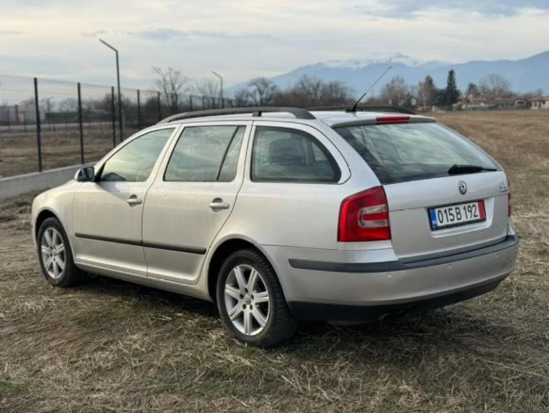 Skoda Octavia 2.0i, снимка 4 - Автомобили и джипове - 48417875