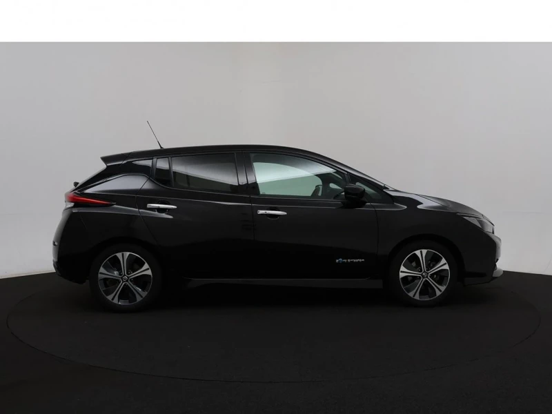 Nissan Leaf  Premium 40kwh, снимка 6 - Автомобили и джипове - 48455446