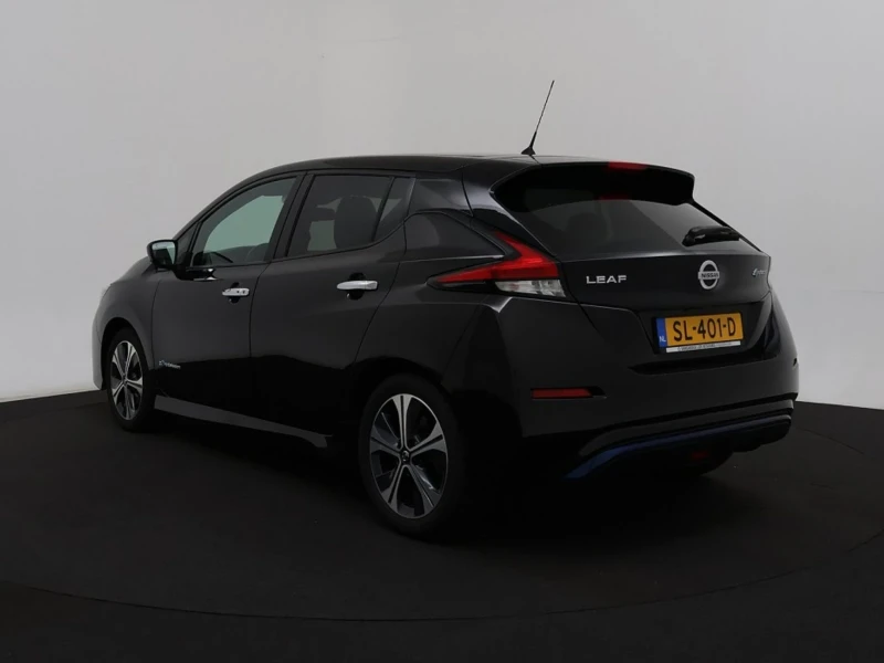 Nissan Leaf  Premium 40kwh, снимка 4 - Автомобили и джипове - 48455446