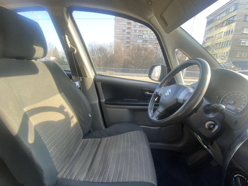 Suzuki SX4, снимка 15 - Автомобили и джипове - 48607920