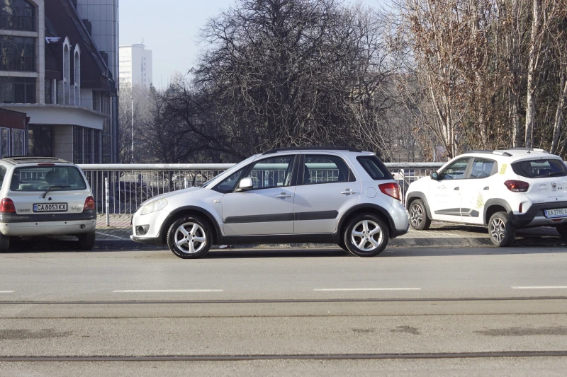 Suzuki SX4, снимка 3 - Автомобили и джипове - 48607920