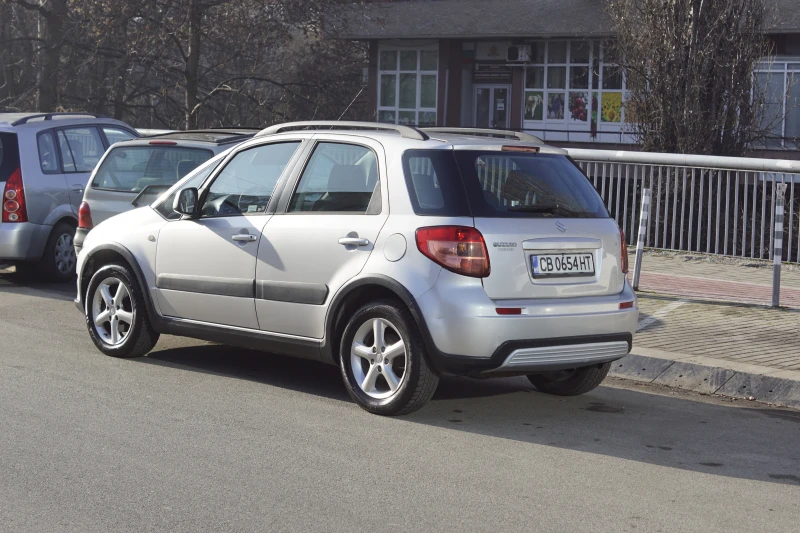 Suzuki SX4, снимка 4 - Автомобили и джипове - 48607920