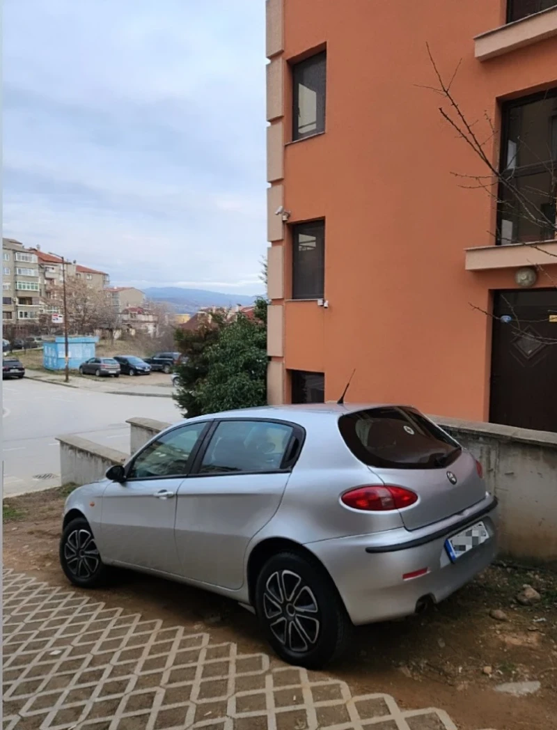 Alfa Romeo 147, снимка 8 - Автомобили и джипове - 49292386