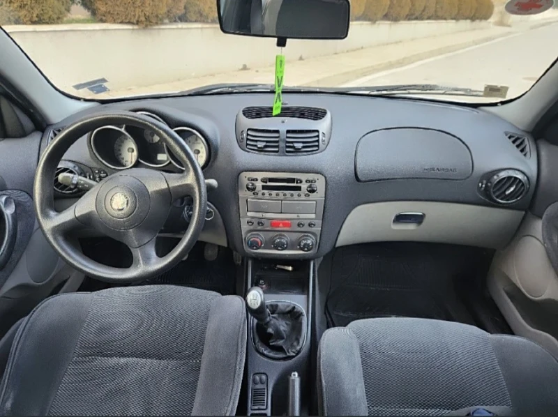 Alfa Romeo 147, снимка 13 - Автомобили и джипове - 49292386