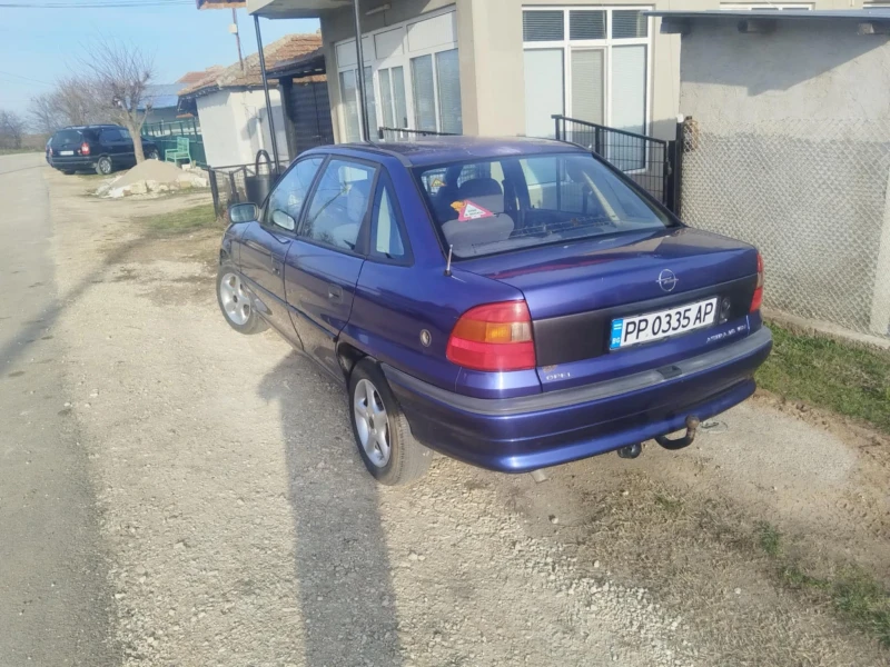 Opel Astra 1.6i, снимка 2 - Автомобили и джипове - 49422021