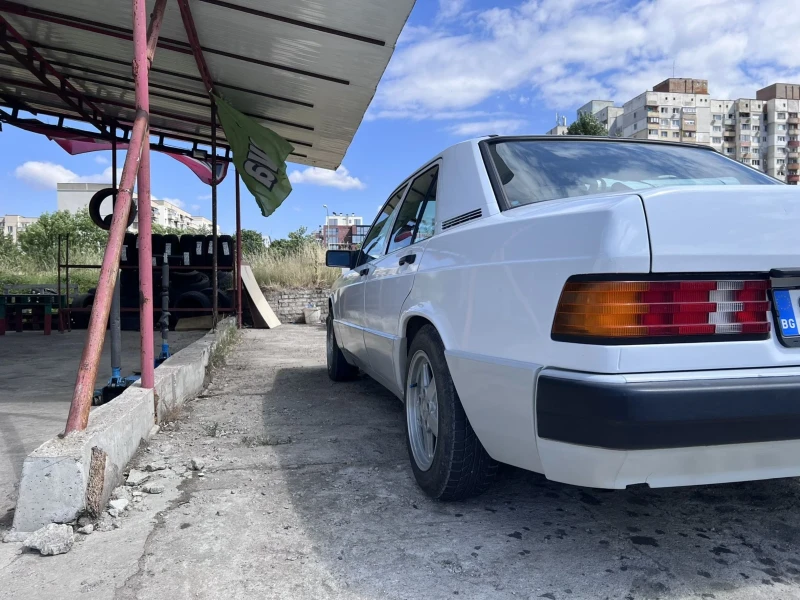 Mercedes-Benz 190, снимка 2 - Автомобили и джипове - 52463342