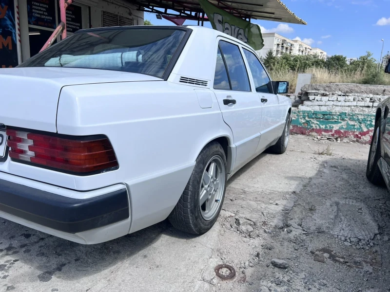 Mercedes-Benz 190, снимка 11 - Автомобили и джипове - 52463342