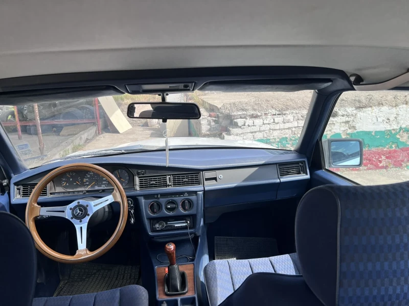 Mercedes-Benz 190, снимка 9 - Автомобили и джипове - 52463342
