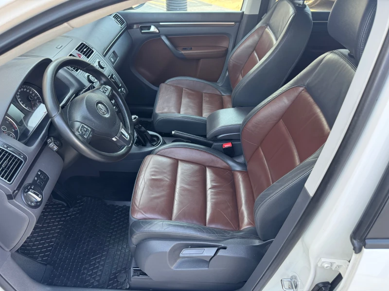 VW Touran 2.0TDI* R-LINE* NAVI* 7 МЕСТА* МУЛТИ ВОЛАН* ЛИЗИНГ, снимка 5 - Автомобили и джипове - 51367018