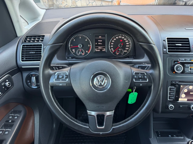 VW Touran 2.0TDI* R-LINE* NAVI* 7 МЕСТА* МУЛТИ ВОЛАН* ЛИЗИНГ, снимка 7 - Автомобили и джипове - 51367018