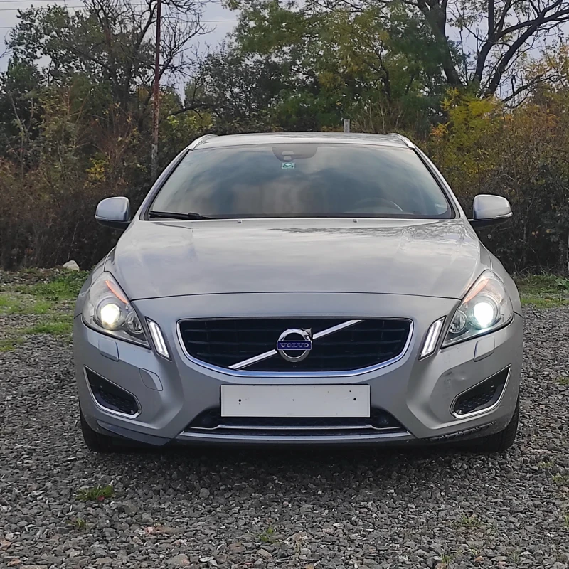 Volvo V60 Plug in hybrid , снимка 3 - Автомобили и джипове - 52407100