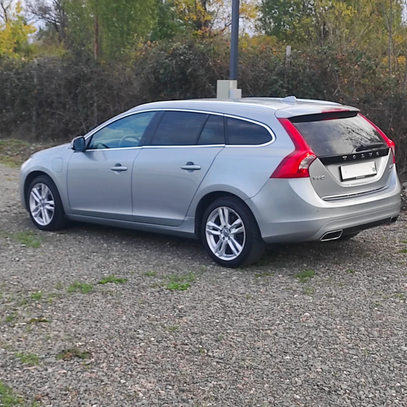 Volvo V60 Plug in hybrid , снимка 7 - Автомобили и джипове - 52407100
