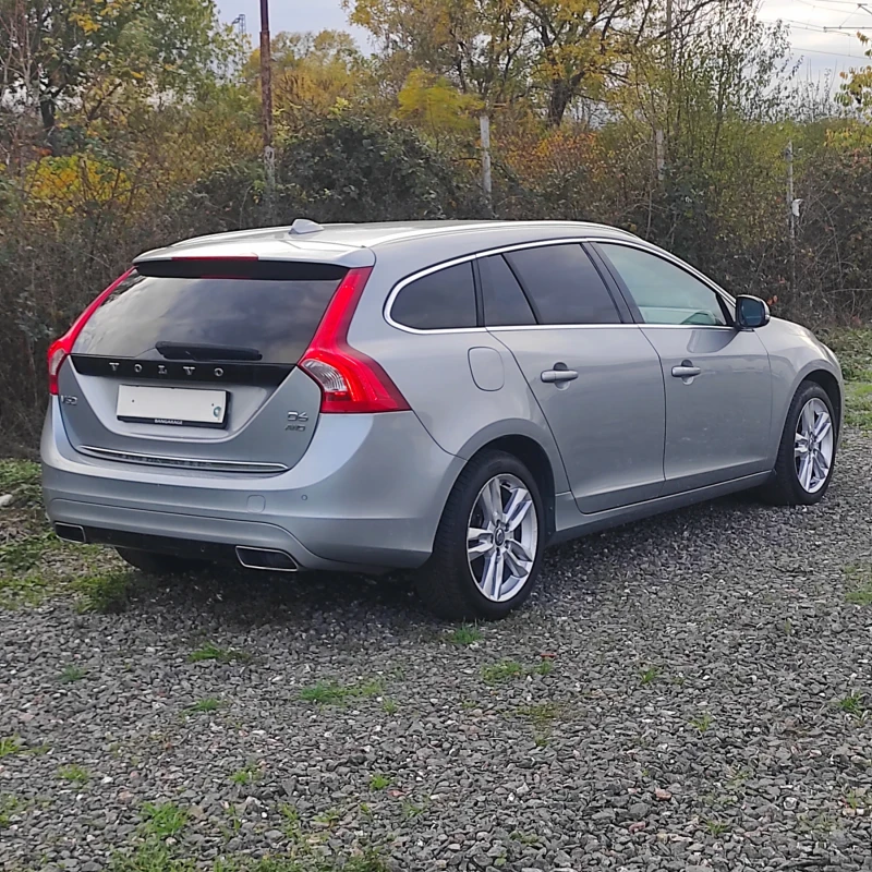 Volvo V60 Plug in hybrid , снимка 5 - Автомобили и джипове - 52407100