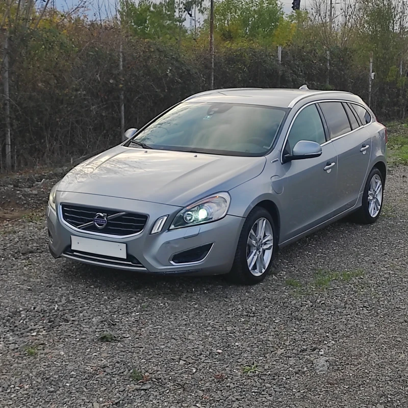 Volvo V60 Plug in hybrid , снимка 2 - Автомобили и джипове - 52407100