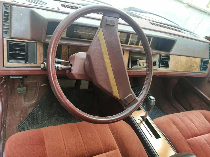 Chevrolet Caprice Celebrity 2.8 V6, снимка 5 - Автомобили и джипове - 52777299