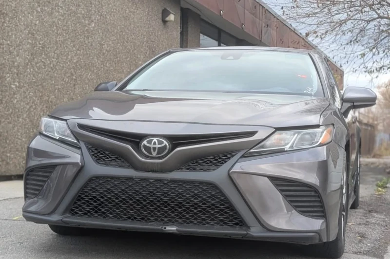 Toyota Camry LE * * ПОДГРЕВ * * КАМЕРА * * CARFAX * * КРЕДИТ, снимка 2 - Автомобили и джипове - 52863340