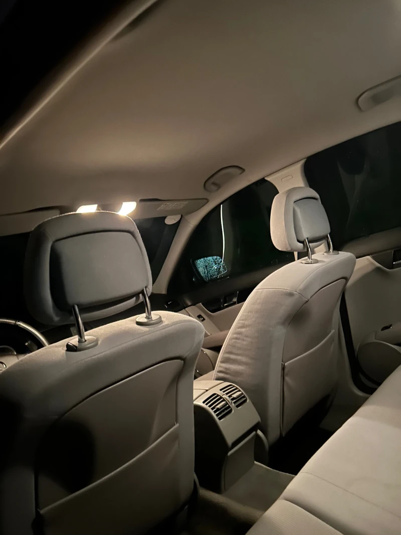 Mercedes-Benz C 200, снимка 4 - Автомобили и джипове - 53293439