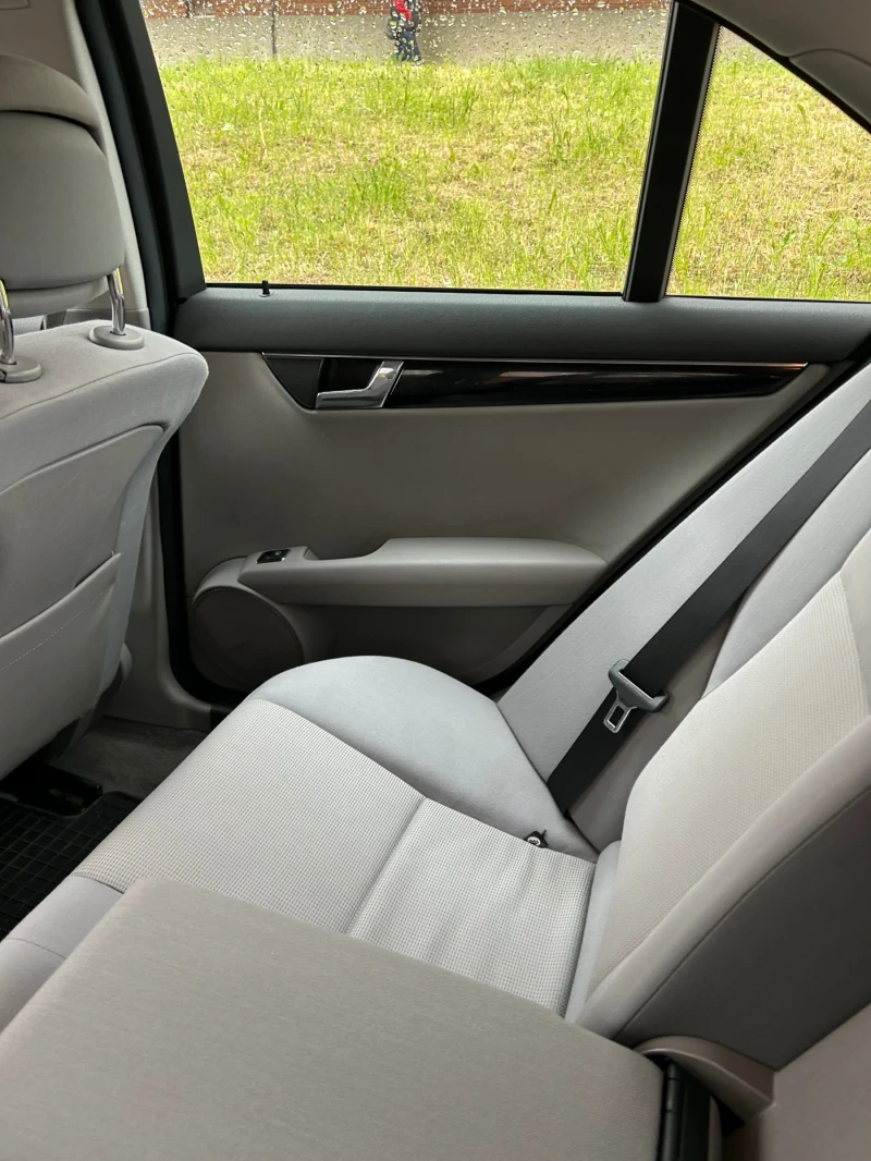 Mercedes-Benz C 200, снимка 7 - Автомобили и джипове - 53293439