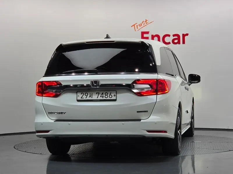 Honda Odyssey 3.5 5Th Generation, снимка 4 - Автомобили и джипове - 55843019