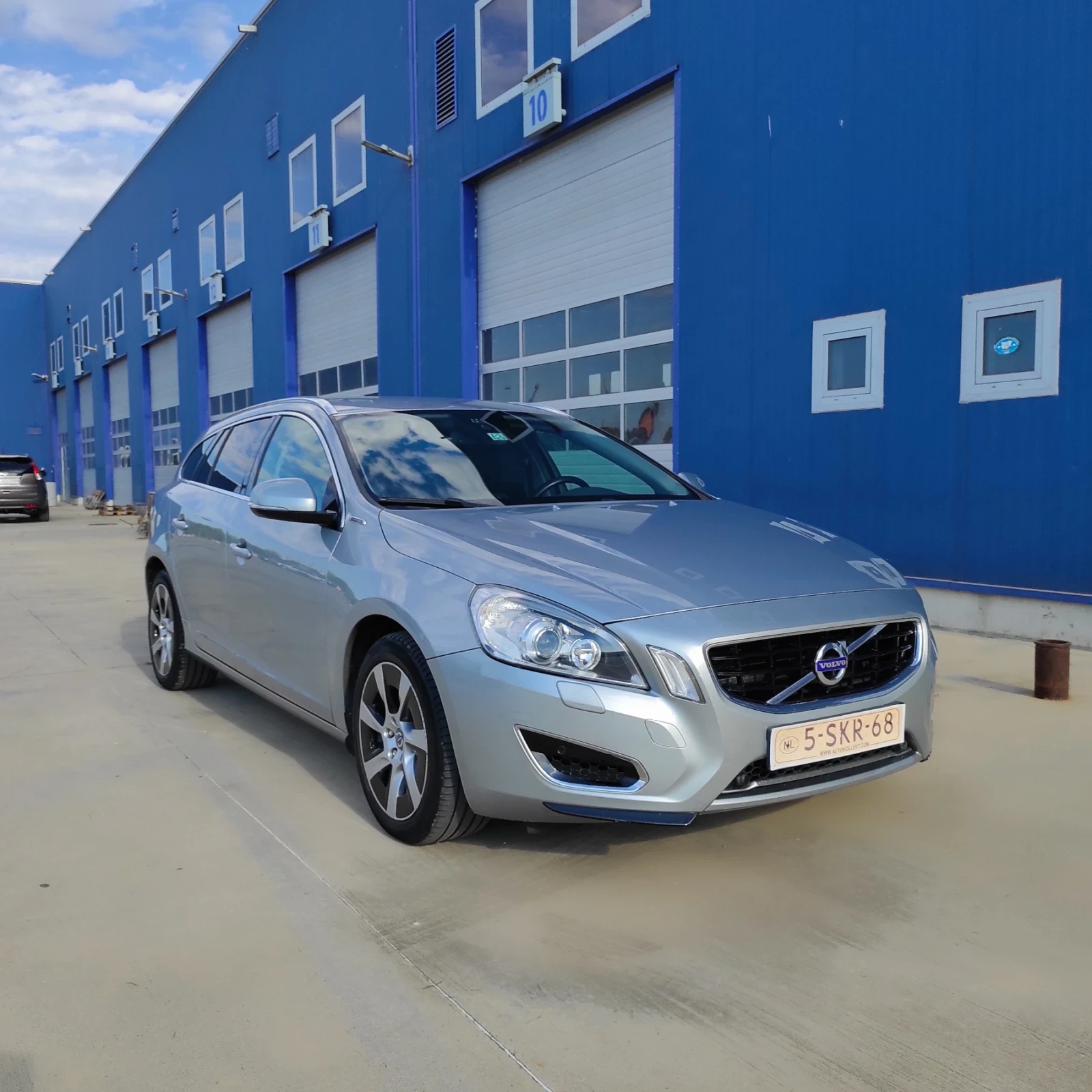 Volvo V60 Plug in hybrid , снимка 1