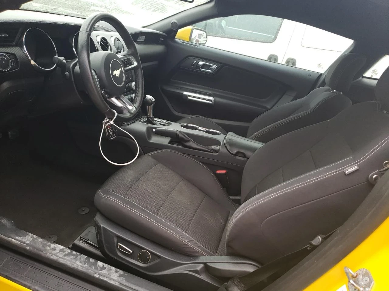 Ford Mustang  - изображение 7