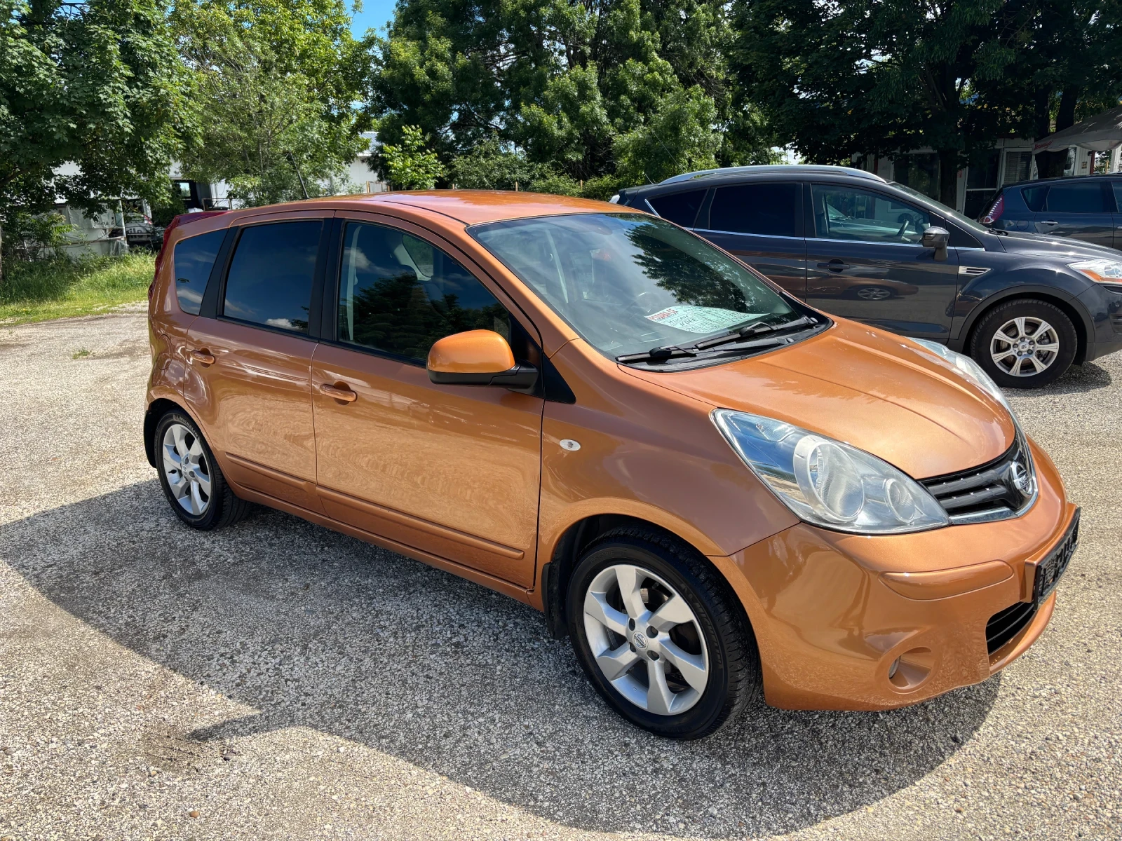 Nissan Note 2010+ 1.4+ ФЕЙС+ З.ГУМИ+ НАВИ+ КАТО НОВ - изображение 3
