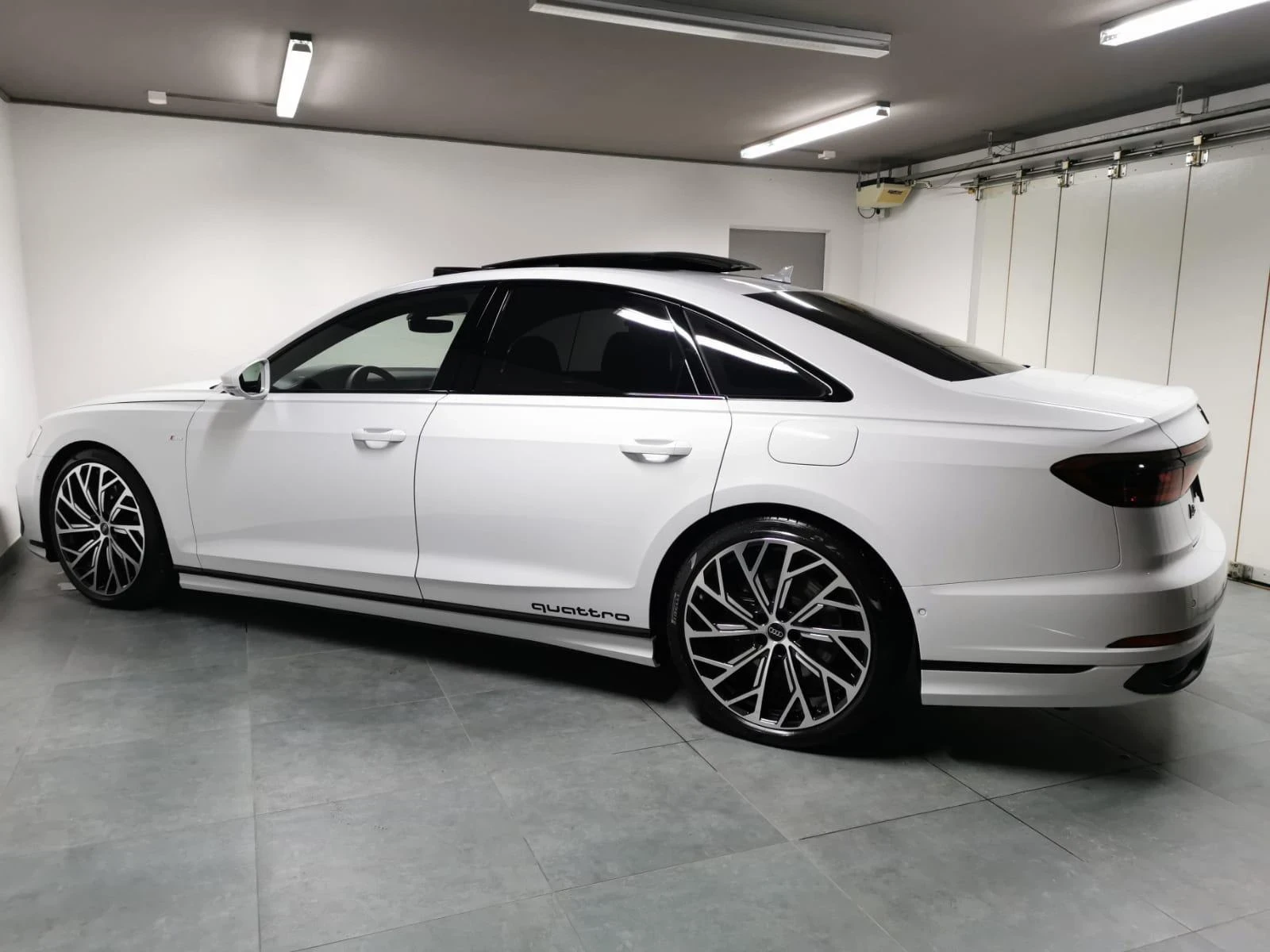 Audi A8 6, 0 TFSI Panorama= Head Up= Matrix= Face Top - изображение 3