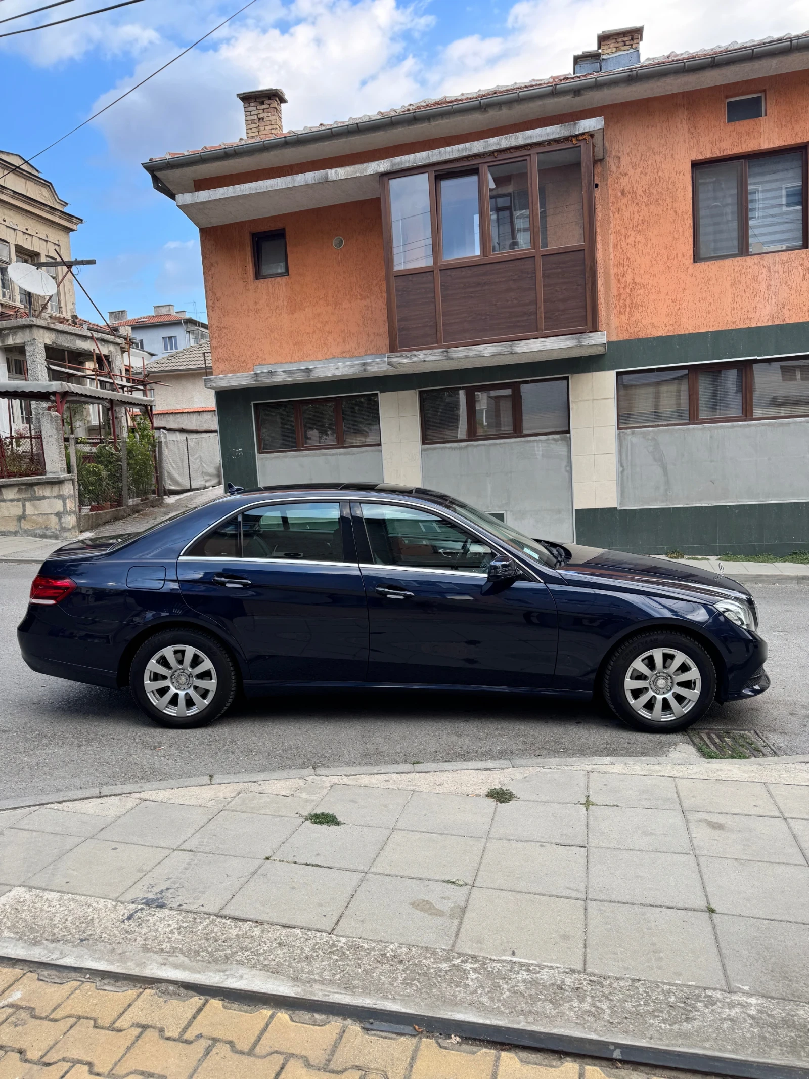 Mercedes-Benz E 200 86000km РЕАЛНА - изображение 7