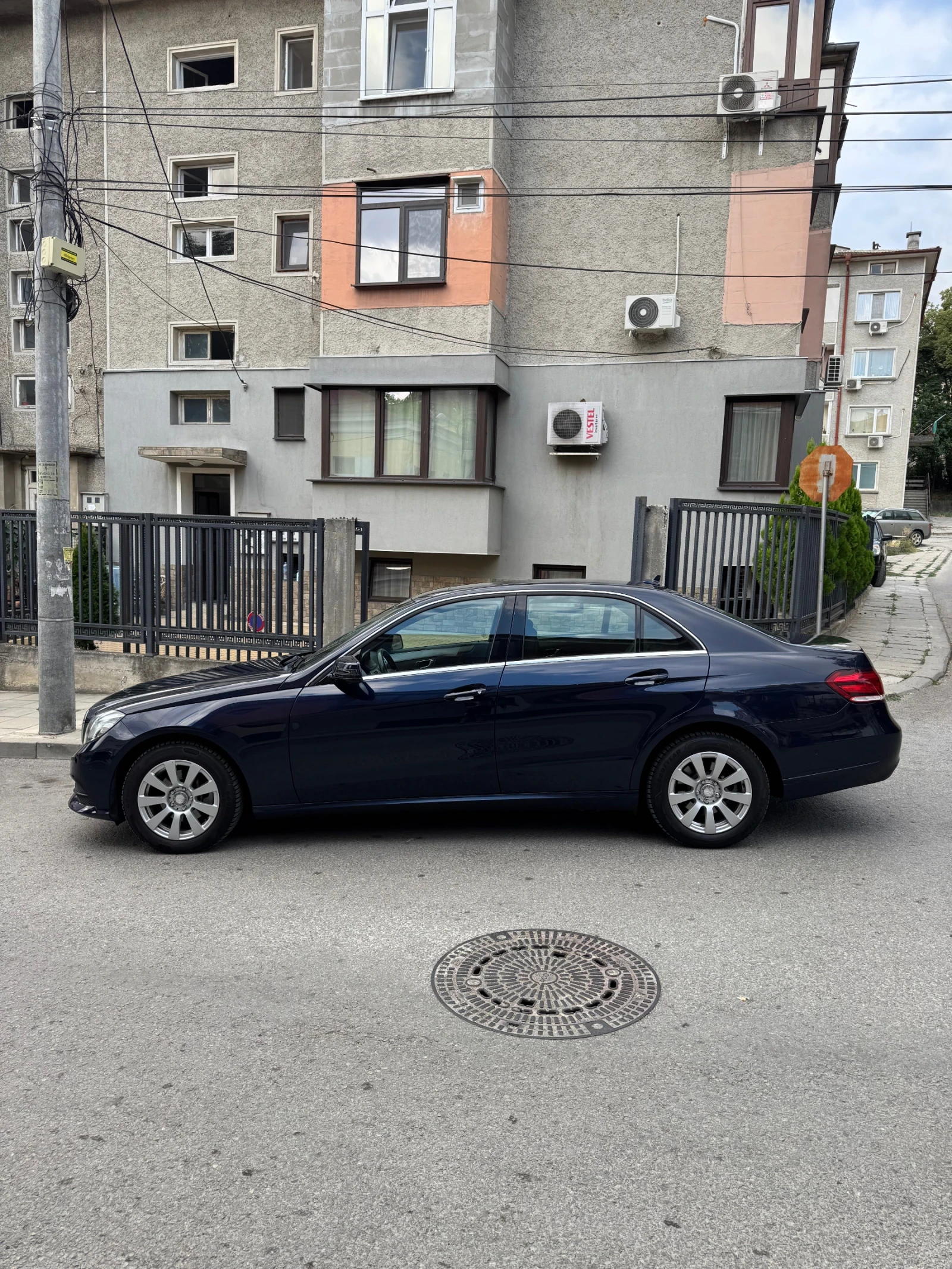Mercedes-Benz E 200 86000km РЕАЛНА - изображение 3