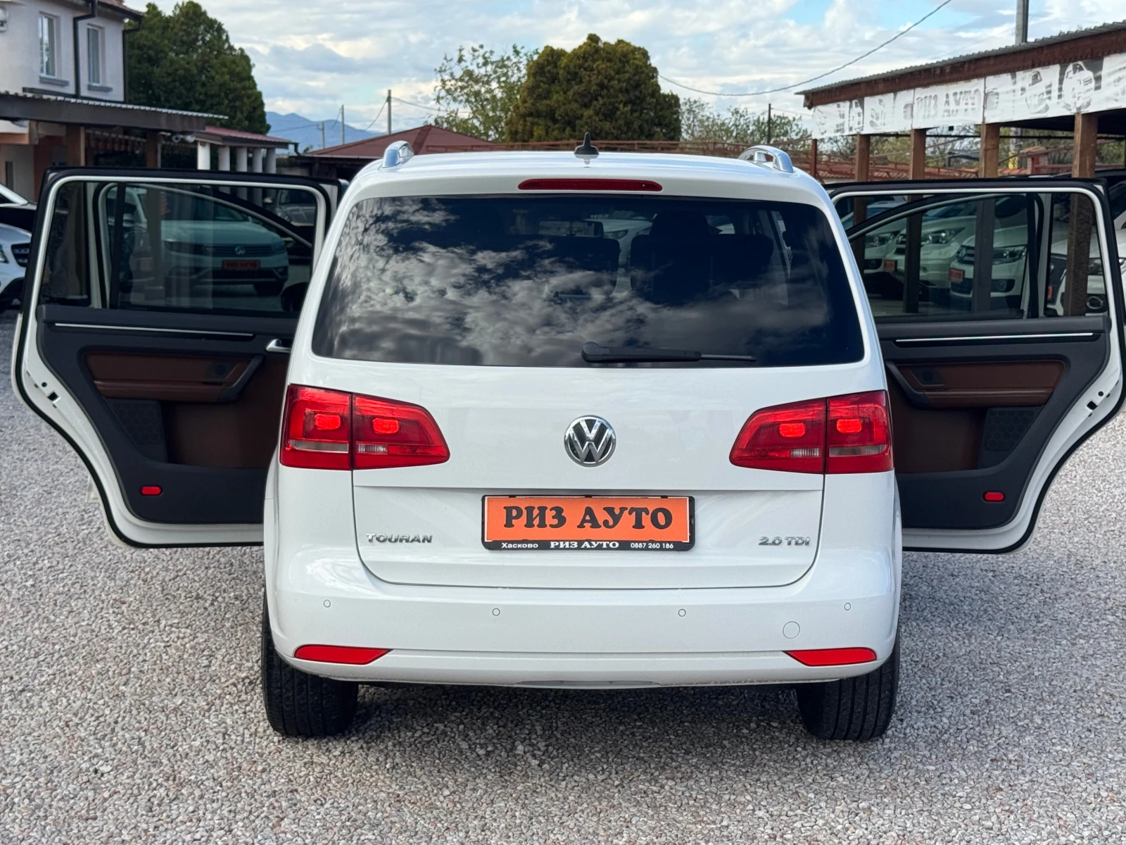 VW Touran 2.0TDI* R-LINE* NAVI* 7 МЕСТА* МУЛТИ ВОЛАН* ЛИЗИНГ - изображение 8