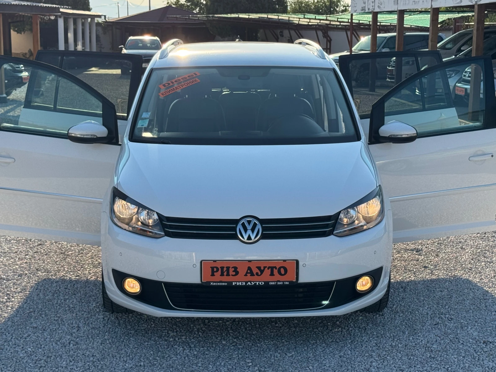VW Touran 2.0TDI* R-LINE* NAVI* 7MESTA* LIZING - изображение 2