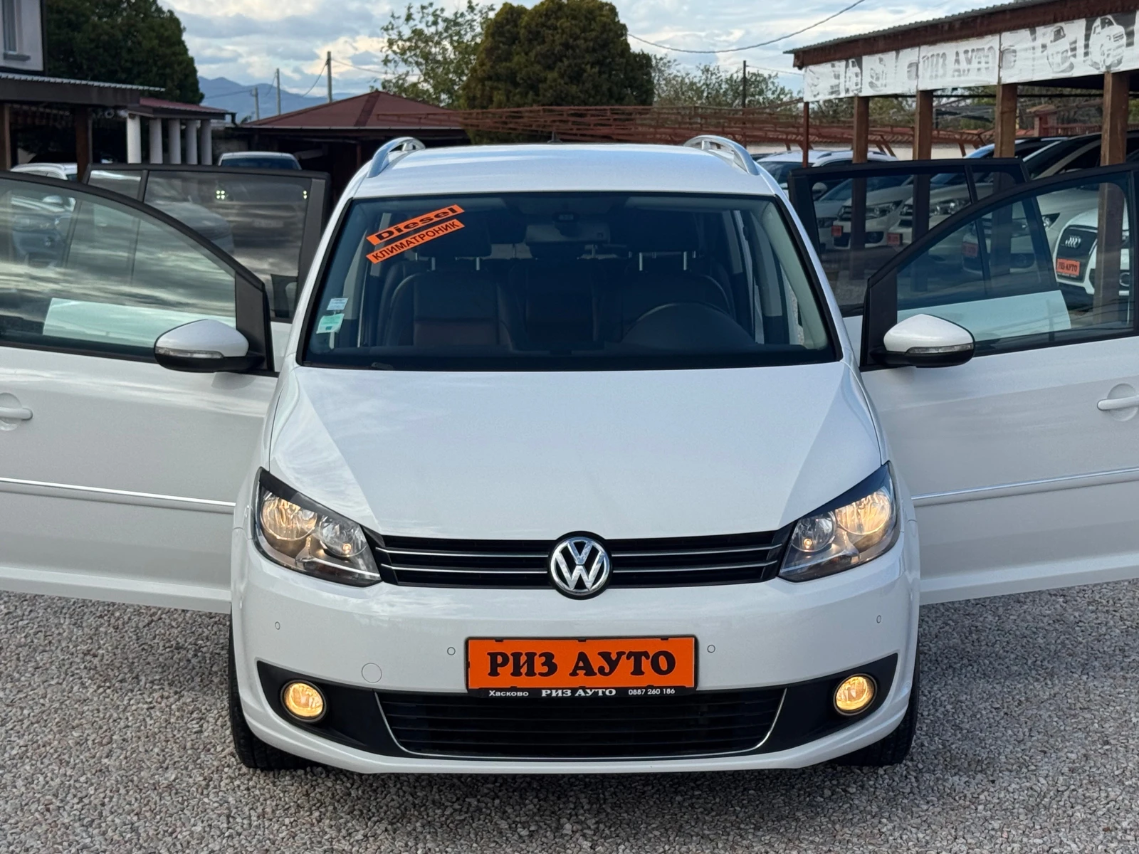 VW Touran 2.0TDI* R-LINE* NAVI* 7 МЕСТА* МУЛТИ ВОЛАН* ЛИЗИНГ - изображение 2