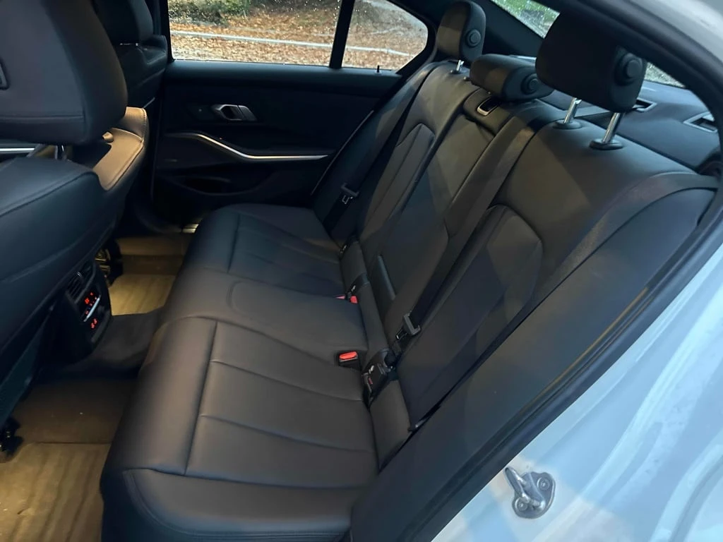 BMW 330 * 330i xDrive Sedan * CARFAX * ���� �� �� | Mobile.bg � ����������� 10