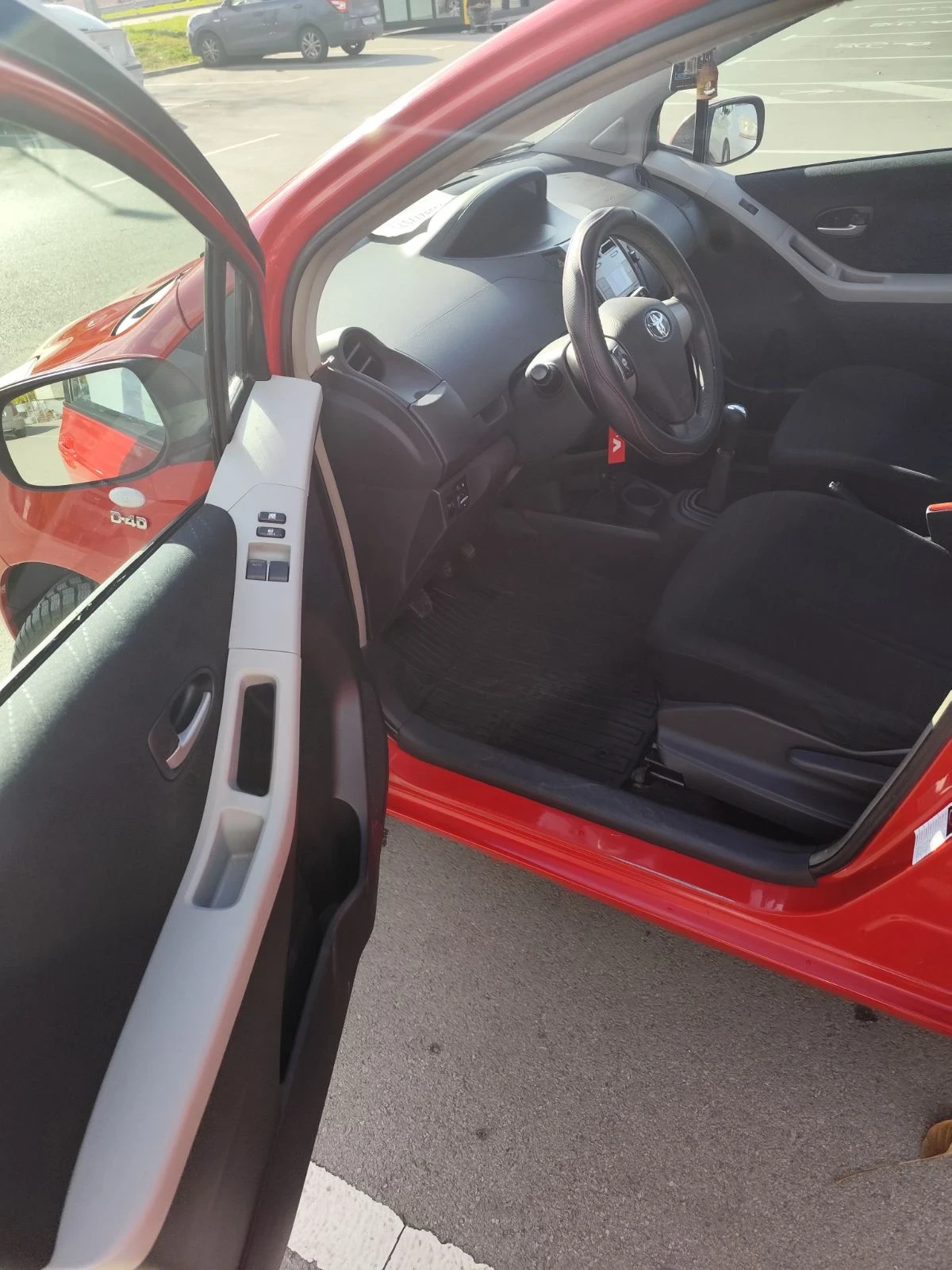 Toyota Yaris  - изображение 9