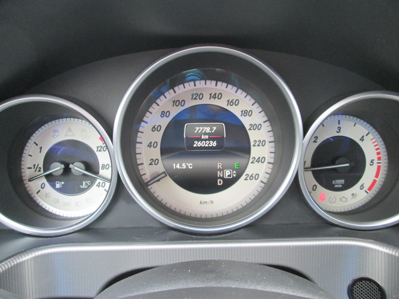 Mercedes-Benz E 220 2.2CDI-AMG Pack-Faceleaft-7G | Mobile.bg � ����������� 11