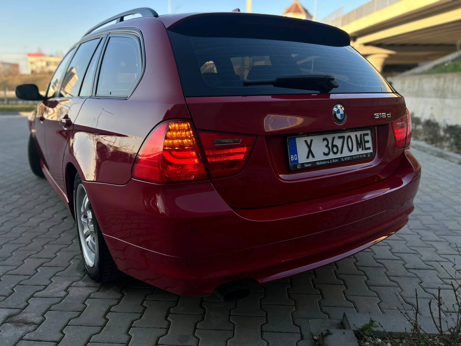 BMW 318 E91 FACELIFT, снимка 2 - Автомобили и джипове - 54168413